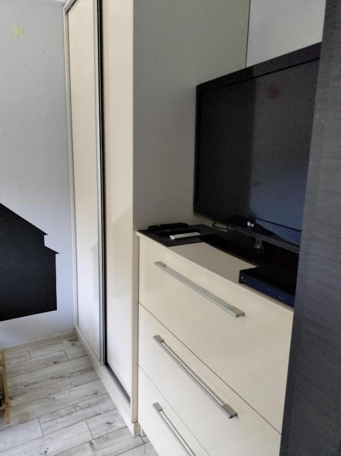 Nowoczesne Mieszkanie 63M2 Jastrzebie Zdroj Luaran gambar